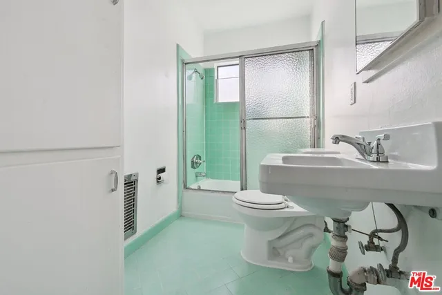 $1,300 | 1317 Wilcox Avenue, Unit C, Los Angeles, CA 90028