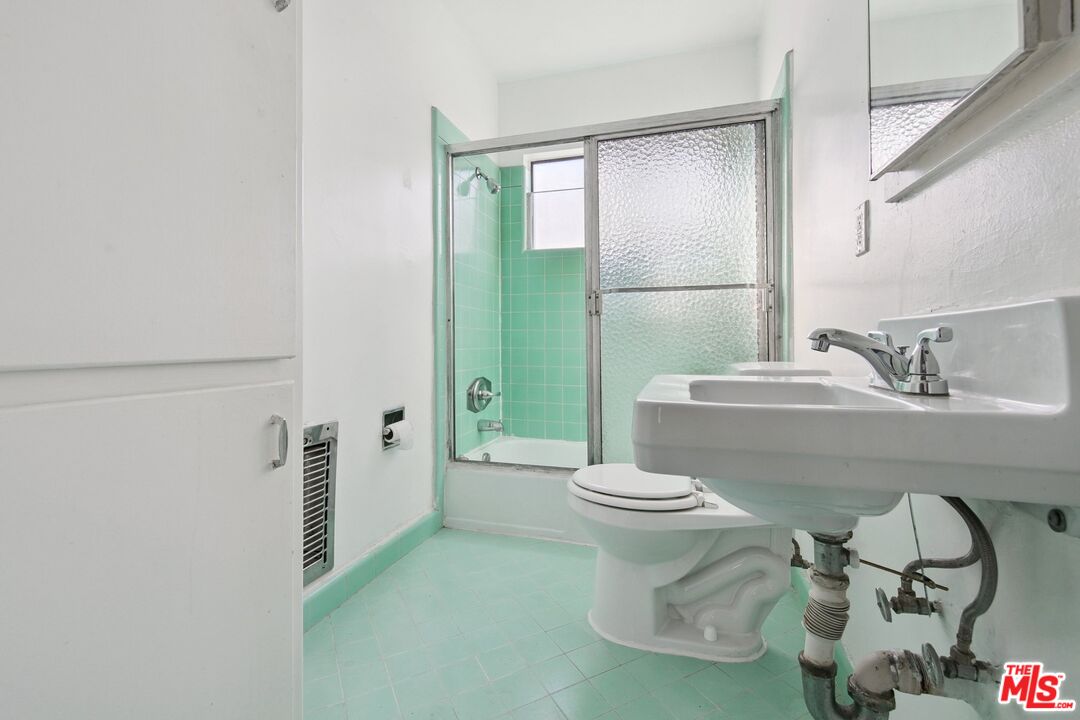 1317 Wilcox Avenue, Unit C Los Angeles, CA 90028 - Photo 6 of 9