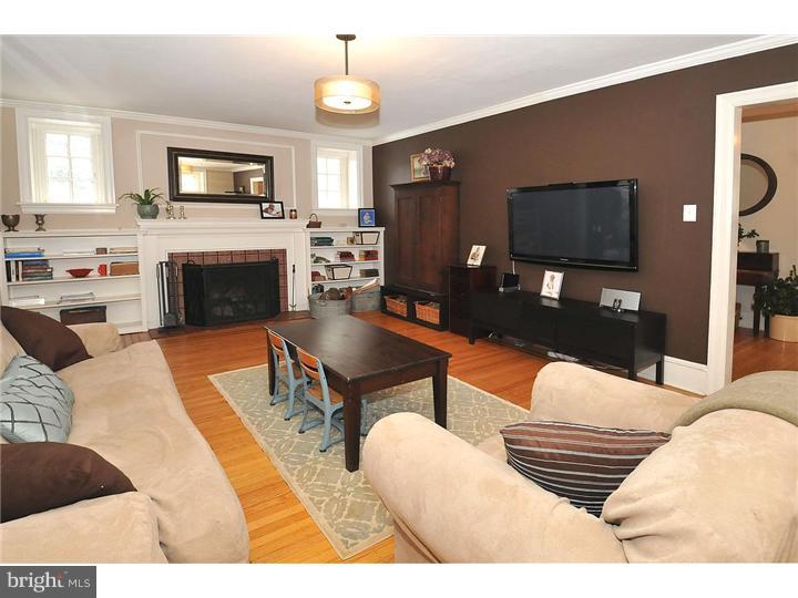 421 Newbold Road Jenkintown, PA 19046 - Photo 9 of 25 Living Room