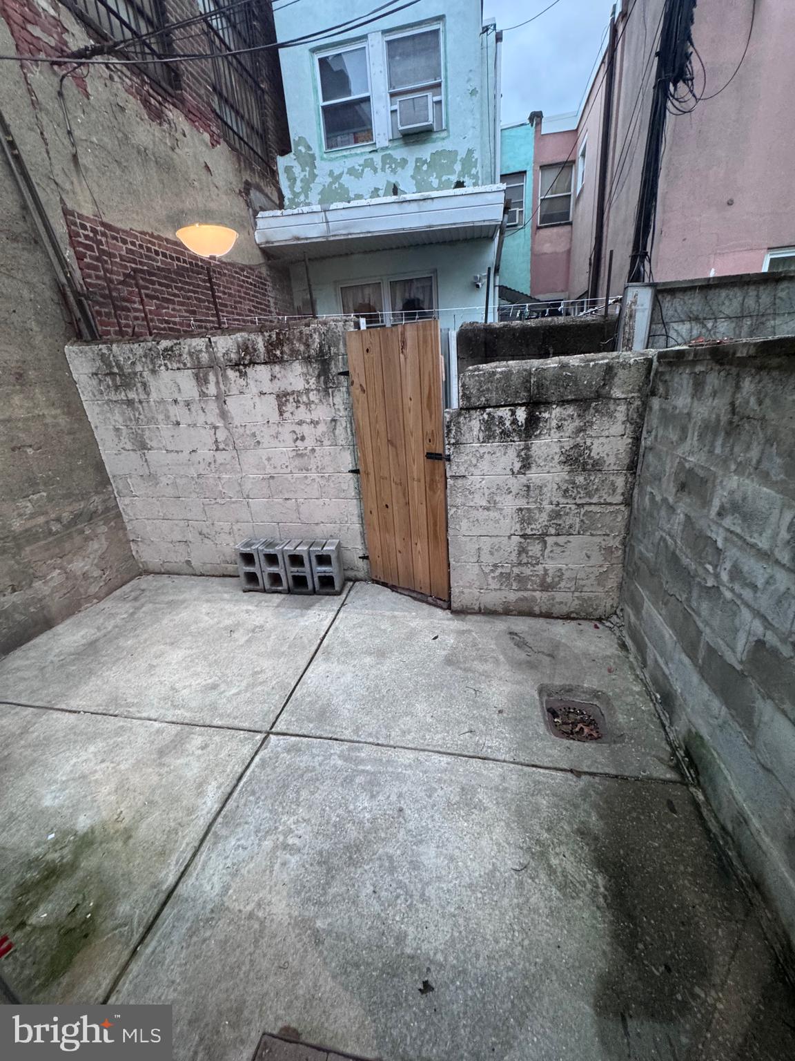 1031 Cantrell Street Philadelphia, PA 19148 - Photo 9 of 10 a view of outdoor space