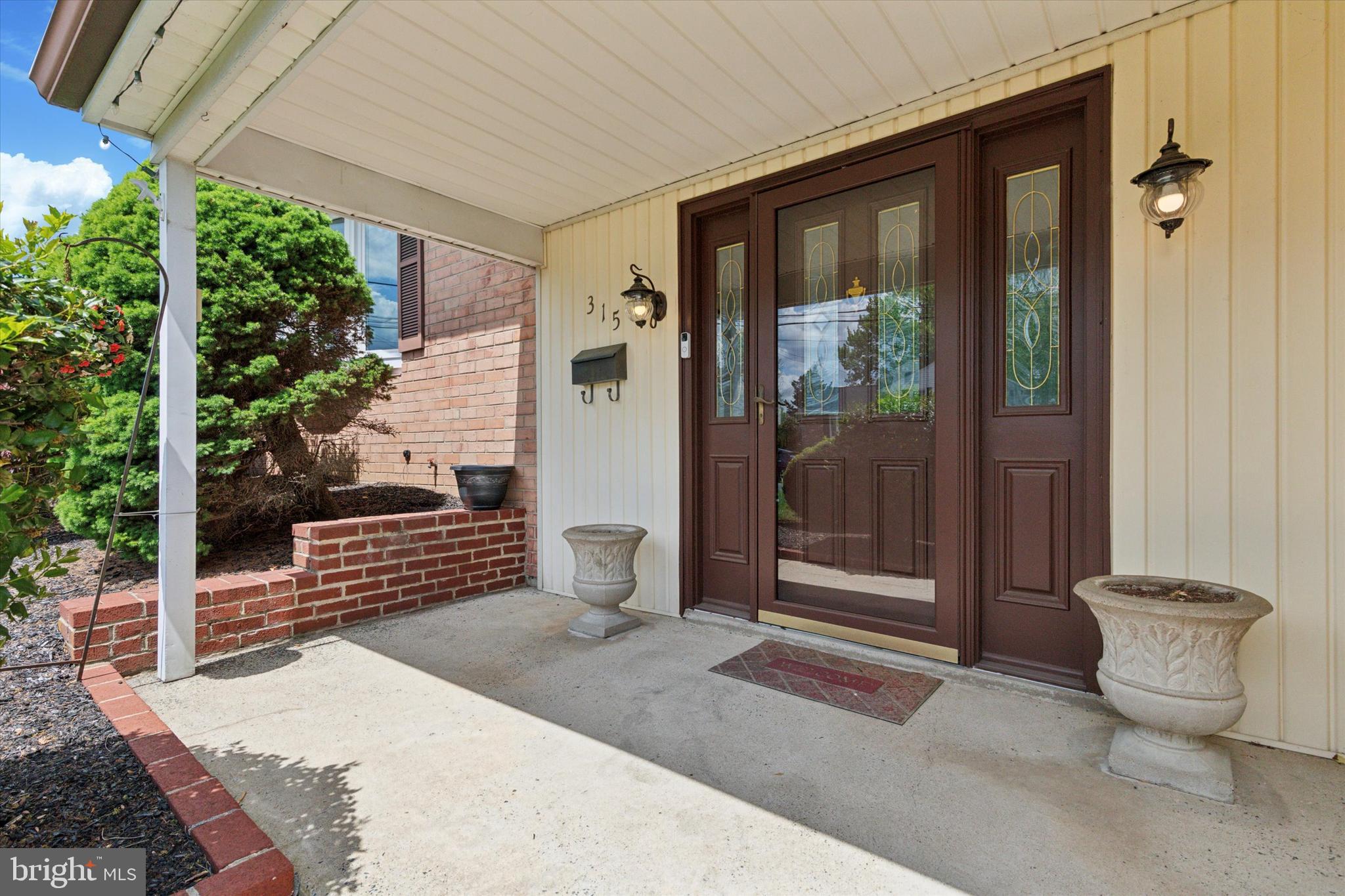 315 Waverly Road Southampton, PA 18966 - Photo 3 of 24 a house view with a outdoor space
