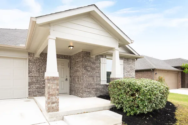 $2,050 | 609 Topaz Lane, Leander, TX 78641