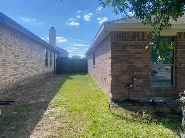 $1,999 | 3521 Vicki Lane, Balch Springs, TX 75180