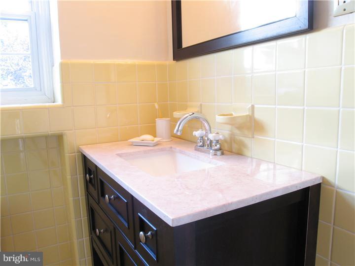 8014 Winston Road Philadelphia, PA 19118 - Photo 14 of 25 Bathroom