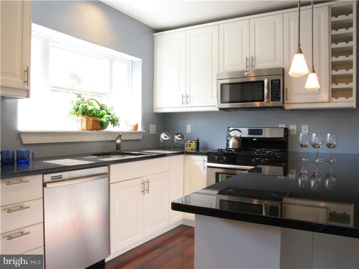 8014 Winston Road Philadelphia, PA 19118 - Photo 8 of 25 Kitchen