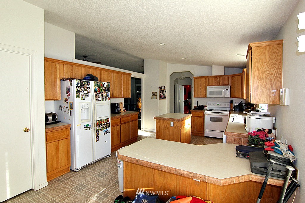4200 Southwest Hunter Road Port Orchard, WA 98367 - Photo 3 of 11 Gallery Image 3