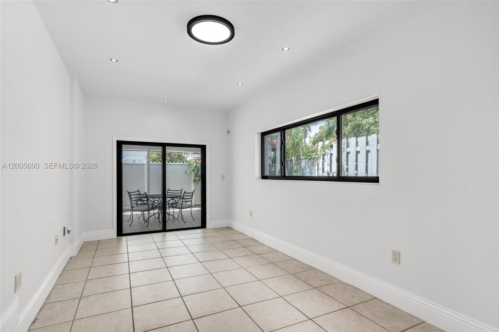 944 Southwest 10th Avenue Miami, FL 33130 - Photo 8 of 37 Flex Room