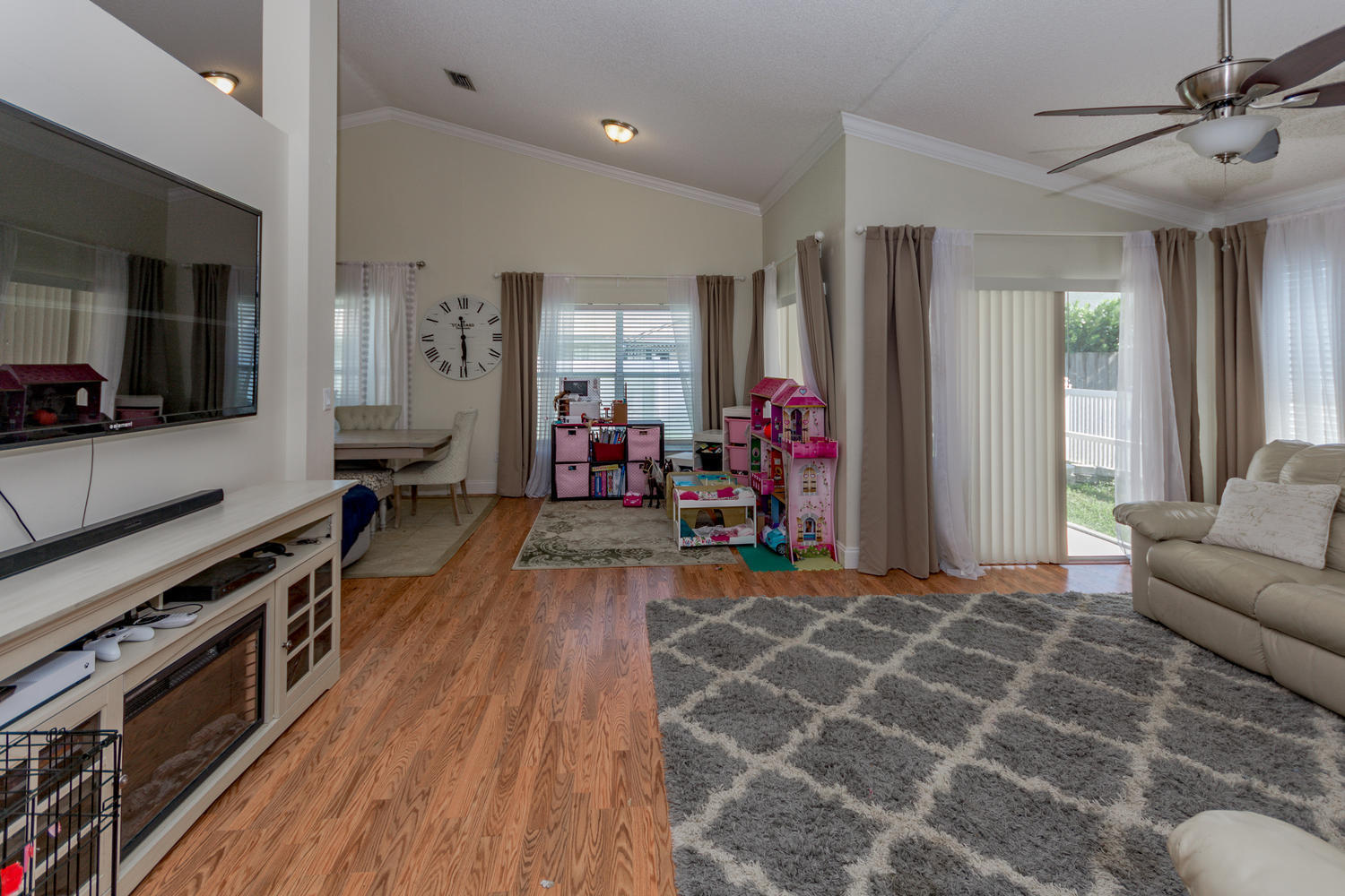 6247 Foster Street Jupiter, FL 33458 - Photo 3 of 22 6247 Foster St Jupiter FL-large-004-011-
