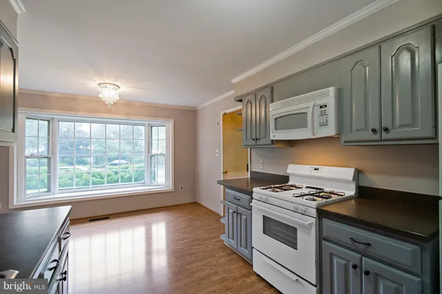 $3,800 | 2012 Friendship Lane, Falls Church, VA 22043