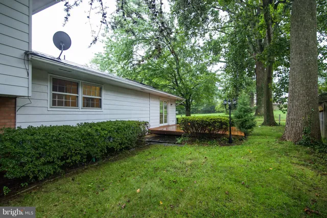 $3,800 | 2012 Friendship Lane, Falls Church, VA 22043