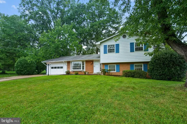 $3,800 | 2012 Friendship Lane, Falls Church, VA 22043