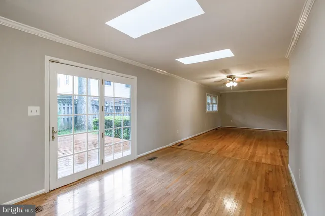 $3,800 | 2012 Friendship Lane, Falls Church, VA 22043