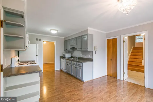 $3,800 | 2012 Friendship Lane, Falls Church, VA 22043