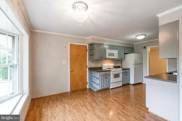 $3,800 | 2012 Friendship Lane, Falls Church, VA 22043