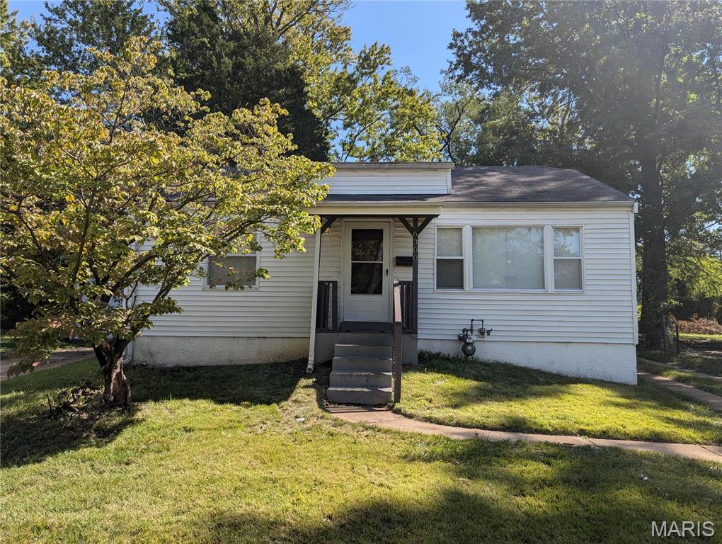 6300 Everett Drive St. Louis, MO 63134 - Photo 1 of 9