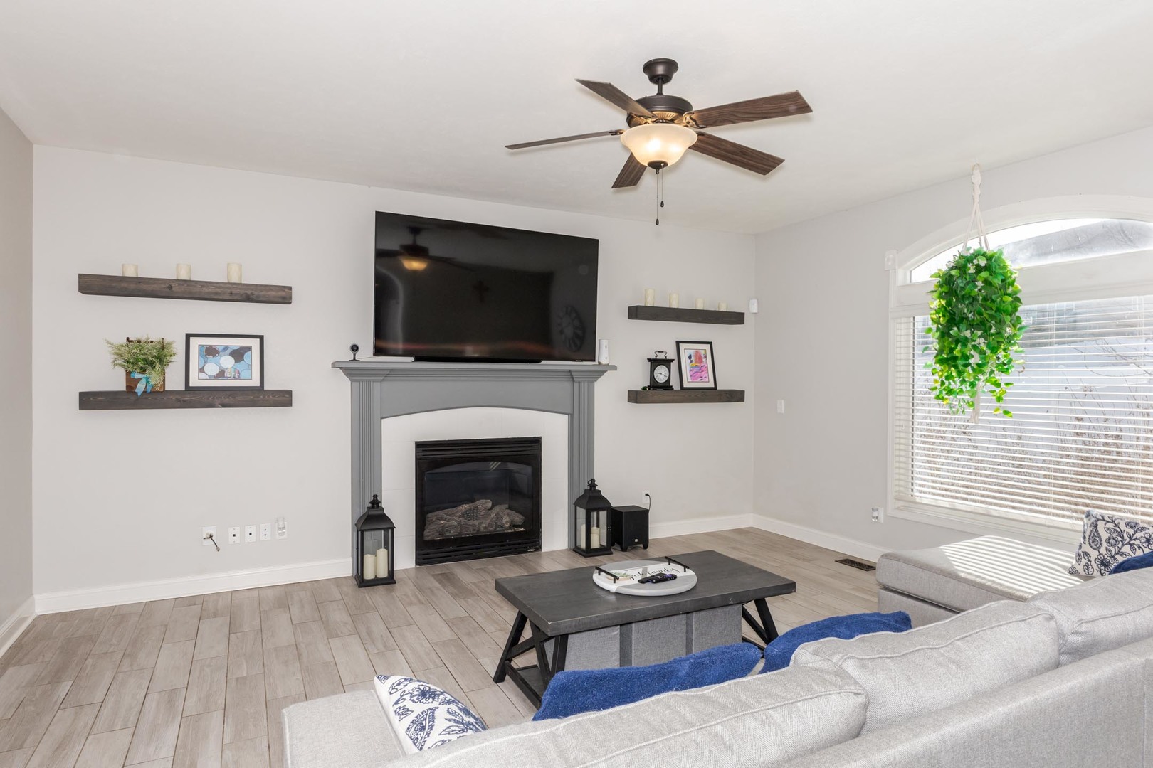 5005 Longfield Road Bloomington, IL 61705 - Photo 13 of 56 Gallery Image 13