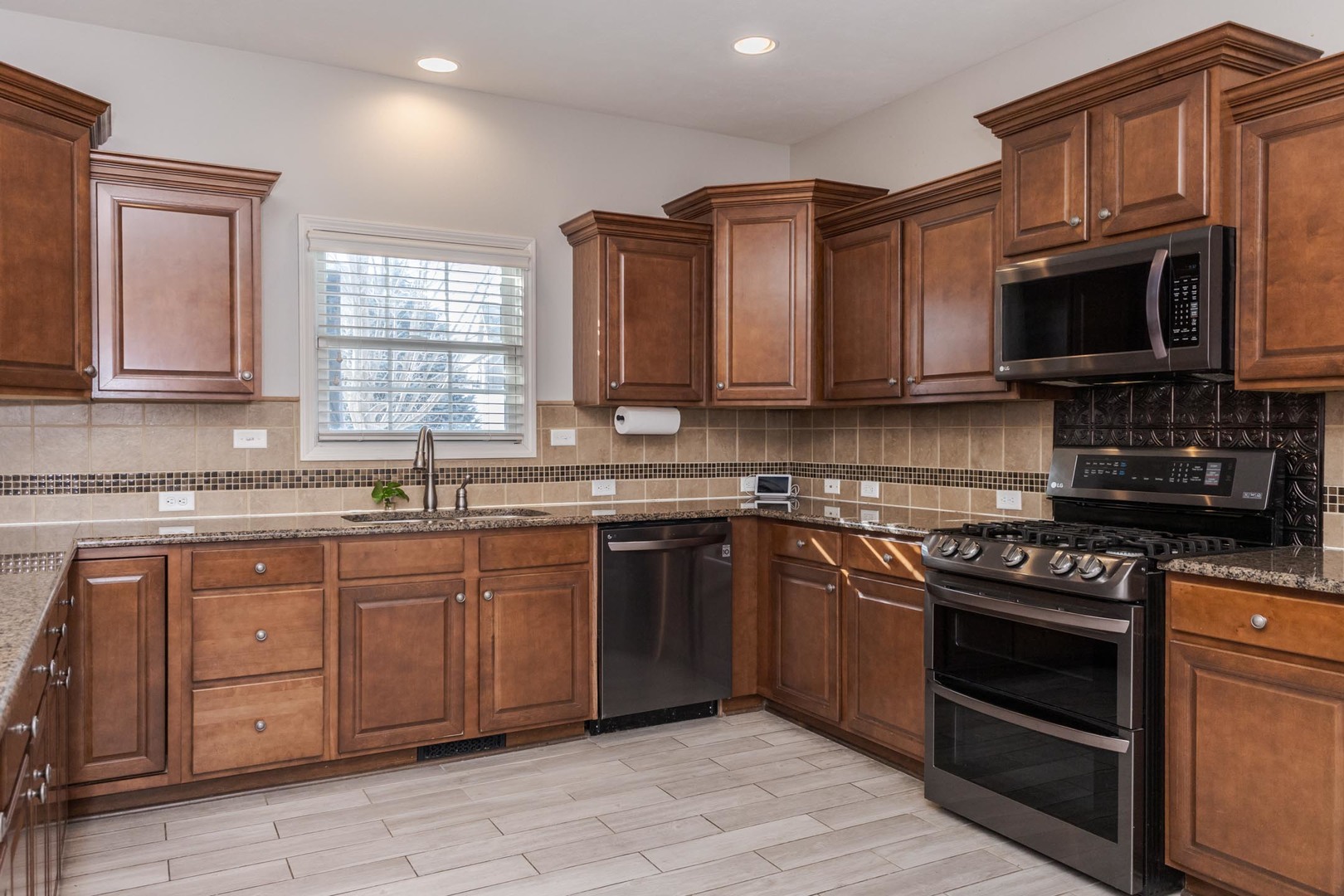 5005 Longfield Road Bloomington, IL 61705 - Photo 21 of 56 Gallery Image 21