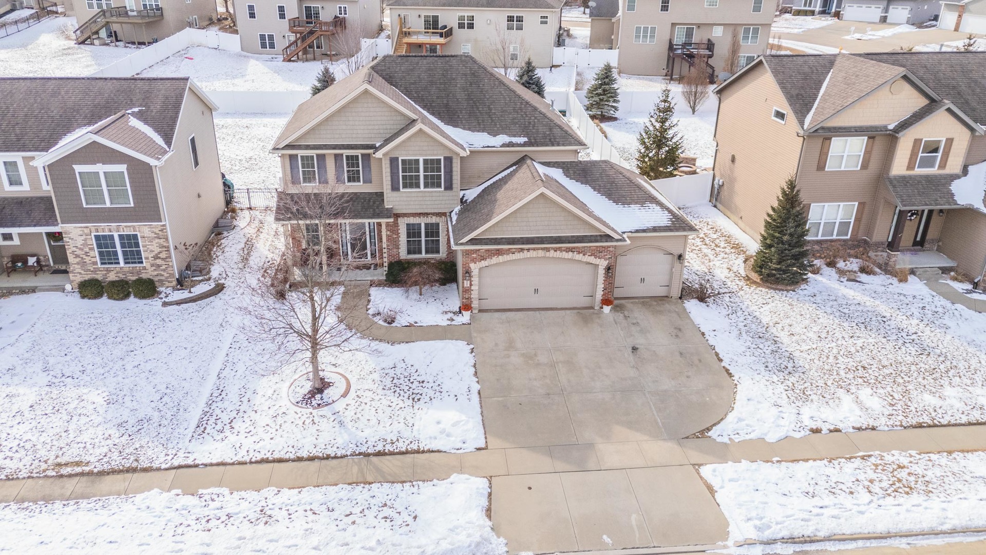 5005 Longfield Road Bloomington, IL 61705 - Photo 55 of 56 Gallery Image 55