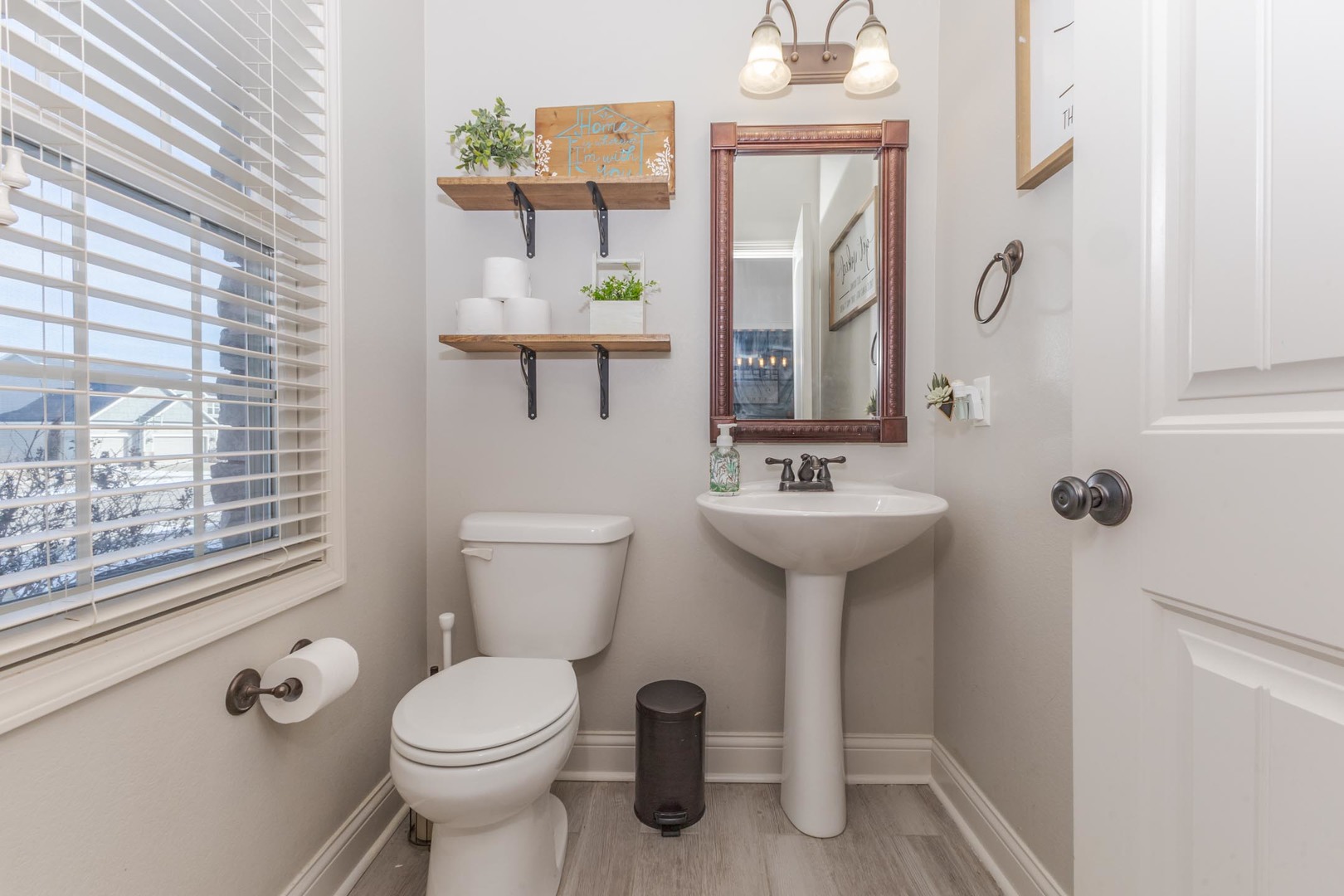 5005 Longfield Road Bloomington, IL 61705 - Photo 9 of 56 Gallery Image 9