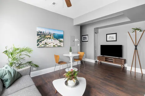 $1,050,000 | 3835 West North Avenue, Chicago, IL 60647