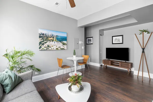 $1,050,000 | 3835 West North Avenue, Chicago, IL 60647