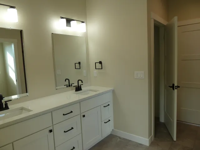 $589,900 | 717 Tamarack Trail, Holmen, WI 54636