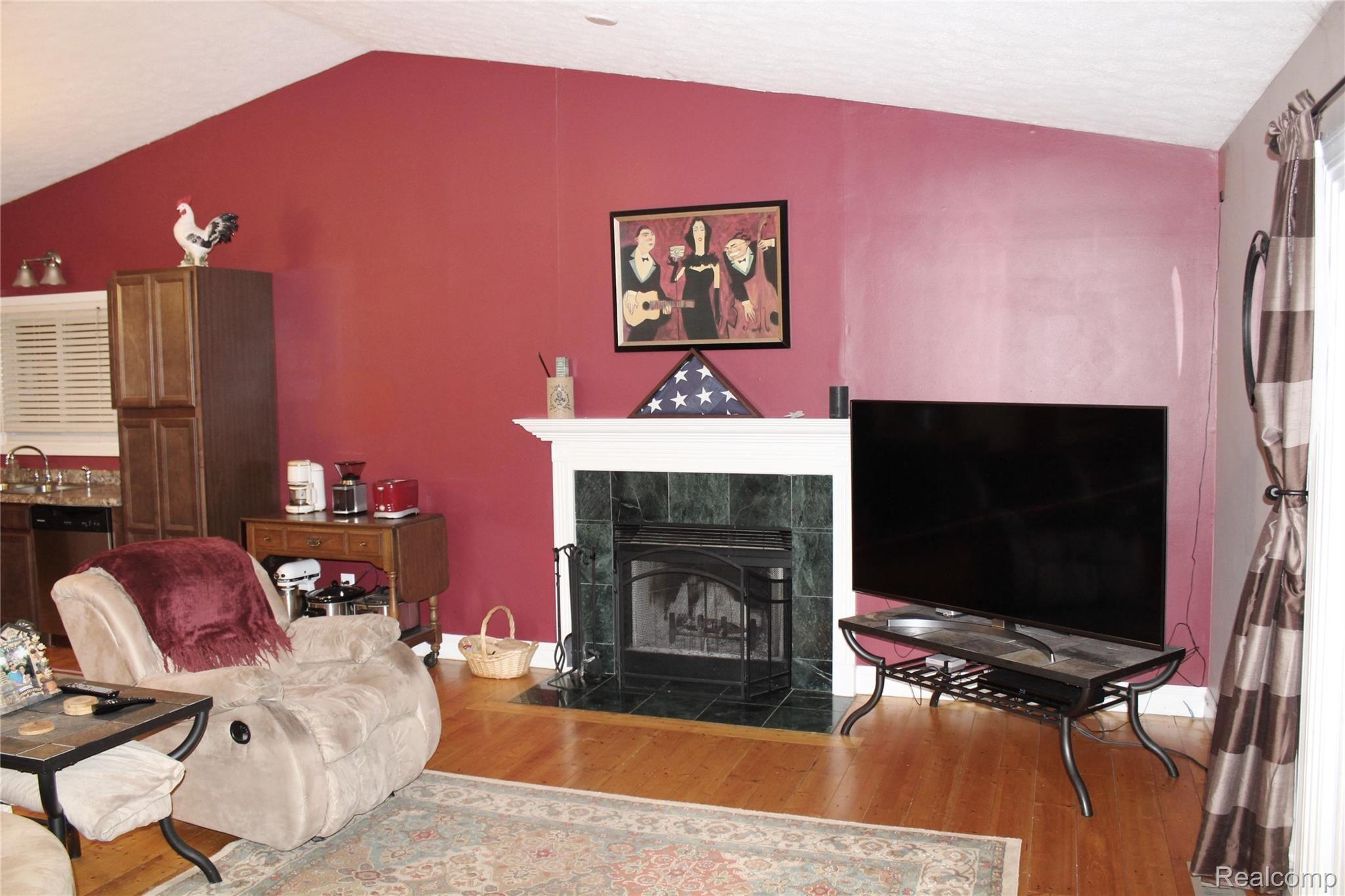 548 Glenwyth Road Brighton, MI 48116 - Photo 16 of 47 2019-12-09 20.30
