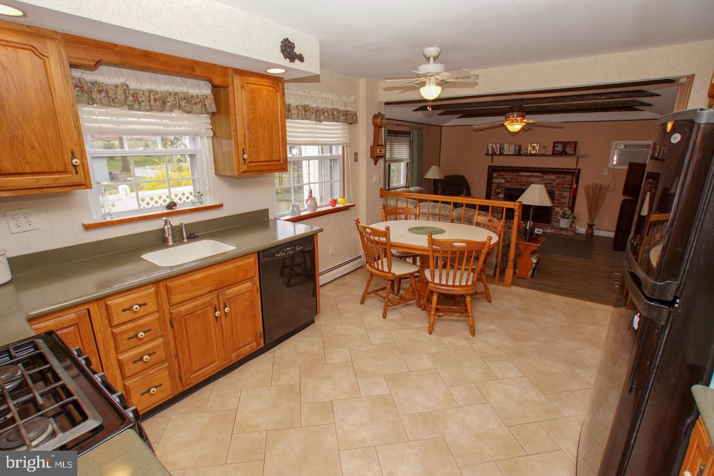 560 Parmentier Road Warminster, PA 18974 - Photo 16 of 48