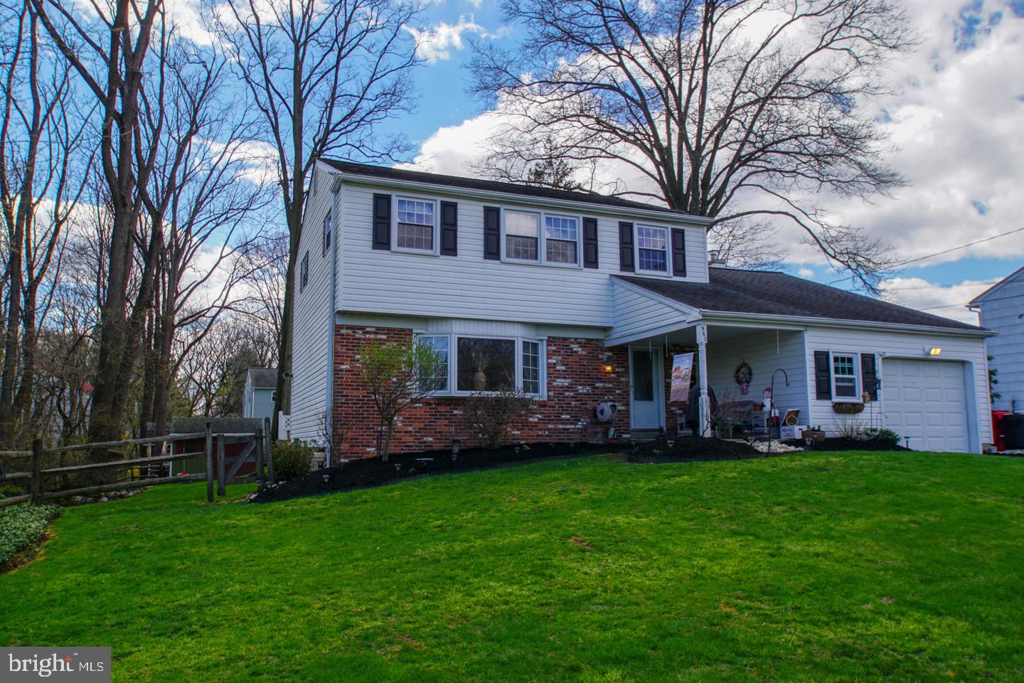 560 Parmentier Road Warminster, PA 18974 - Photo 3 of 48