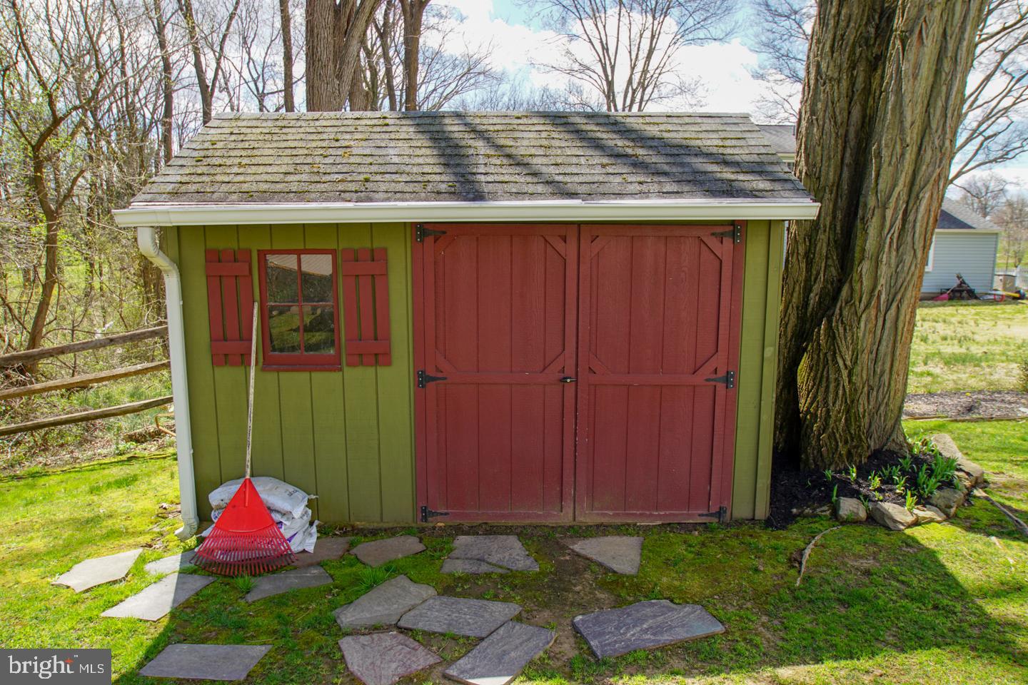 560 Parmentier Road Warminster, PA 18974 - Photo 38 of 48