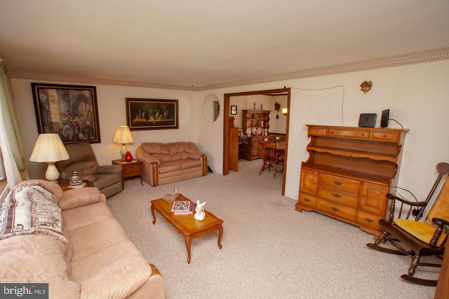 560 Parmentier Road Warminster, PA 18974 - Photo 6 of 48
