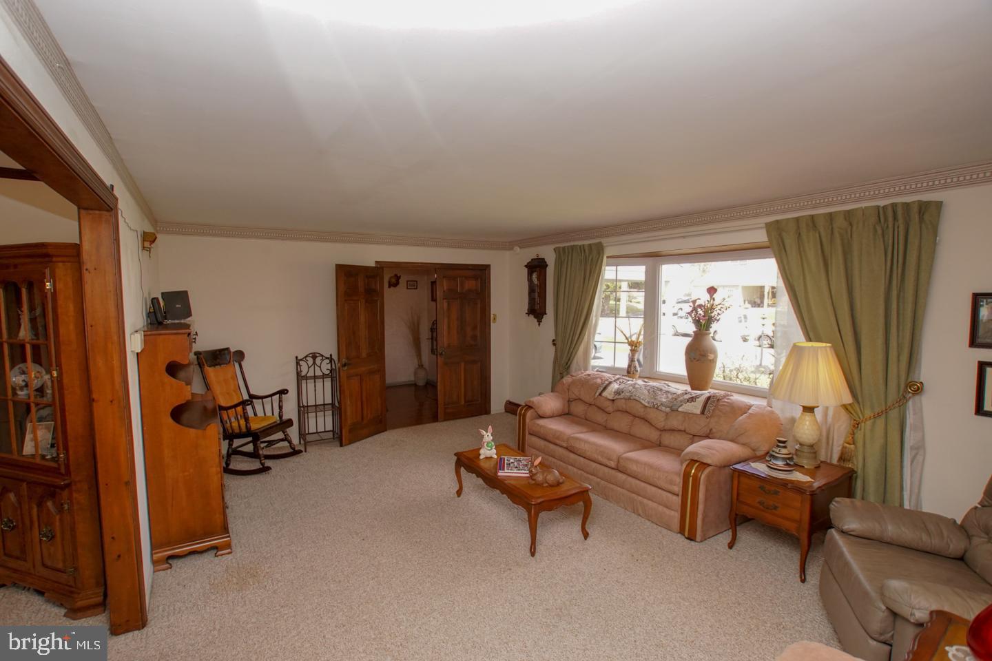 560 Parmentier Road Warminster, PA 18974 - Photo 9 of 48