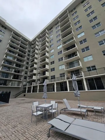 $4,600 | 9273 Collins Avenue, Unit 408, Surfside, FL 33154