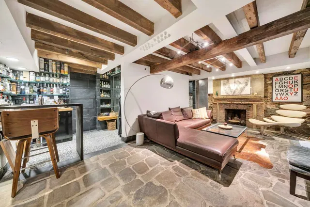 a picture of a floor plan