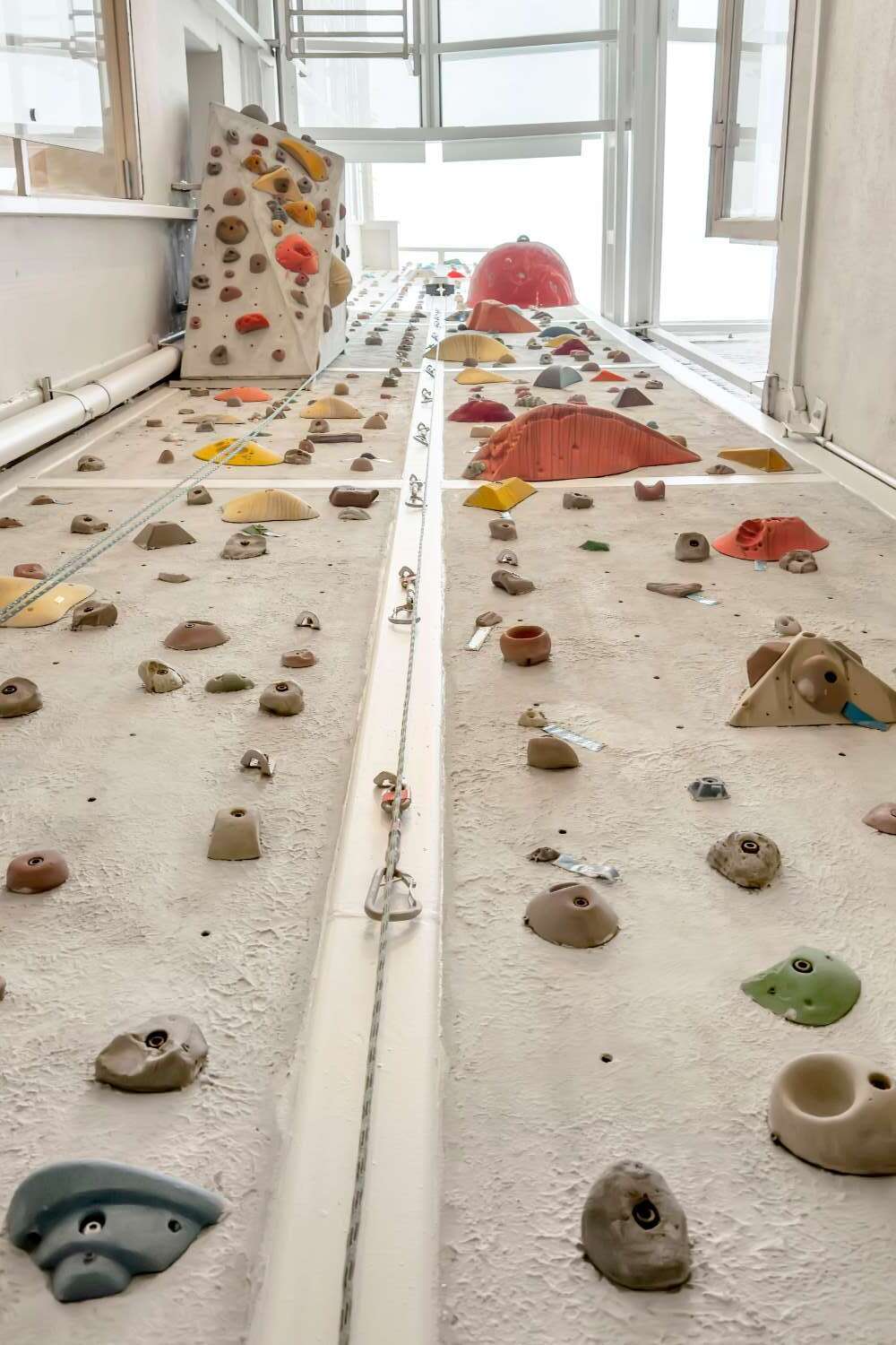 Undisclosed Address Manhattan, NY 10012 - Photo 20 of 36 a bedroom with a bed and a window