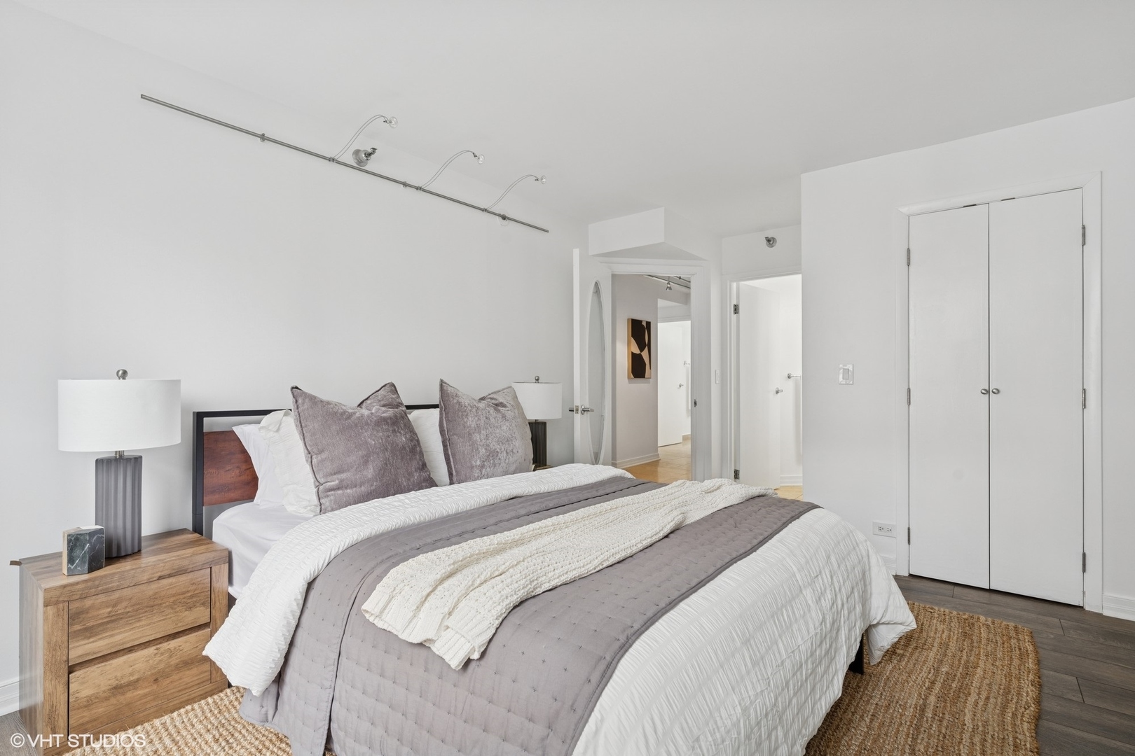 401 East Ontario Street, Unit 809 Chicago, IL 60611 - Photo 13 of 23