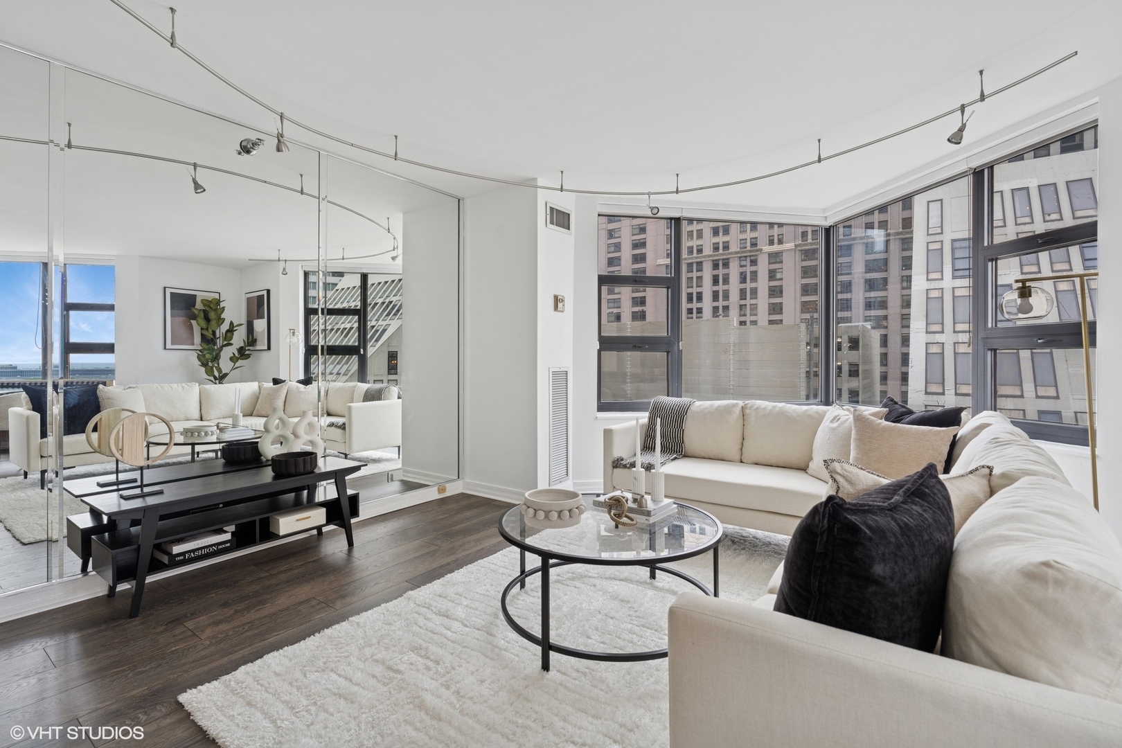 401 East Ontario Street, Unit 809 Chicago, IL 60611 - Photo 5 of 23