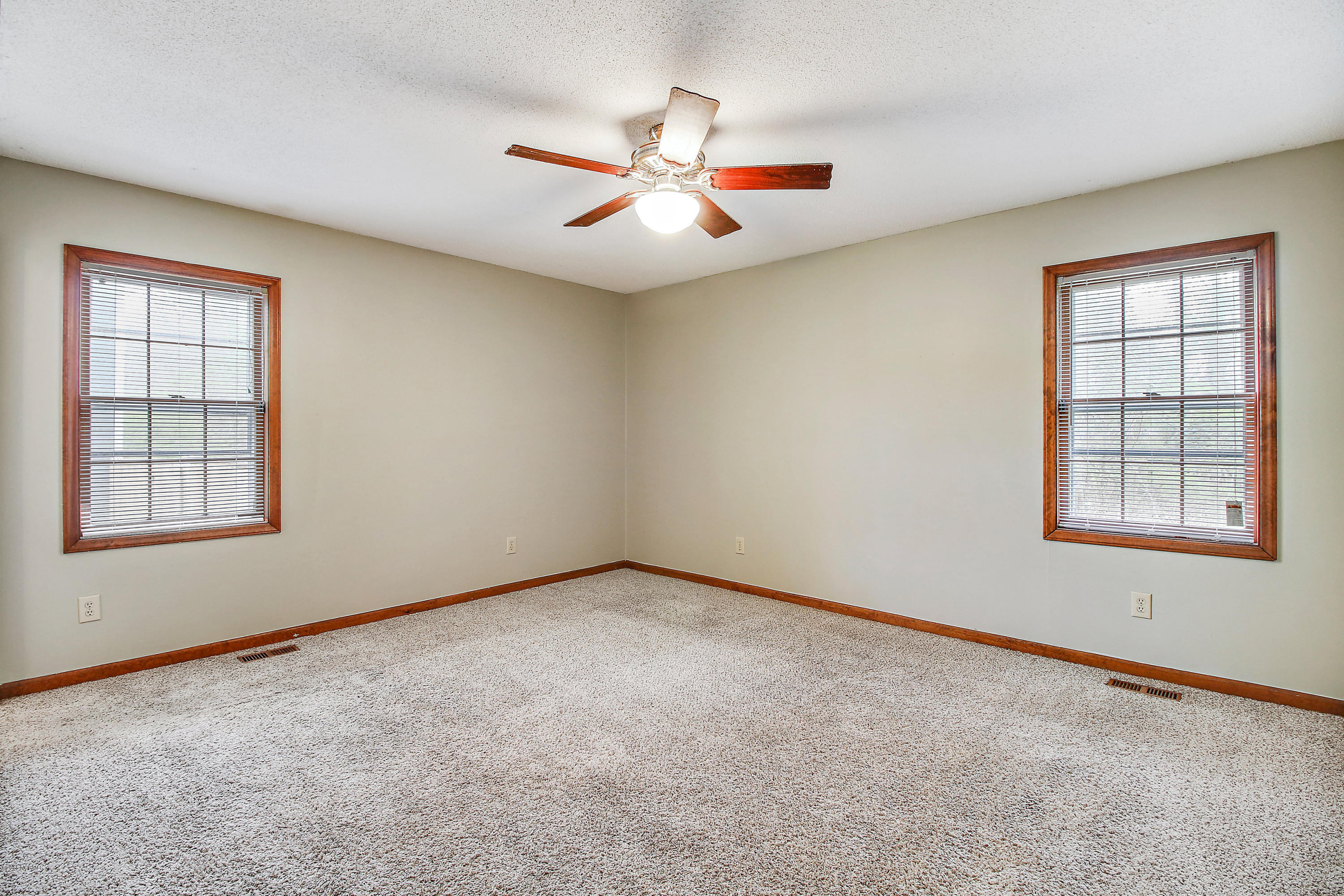 122 Raintree Circle Jacksonville, NC 28540 - Photo 16 of 21 IMG_7321