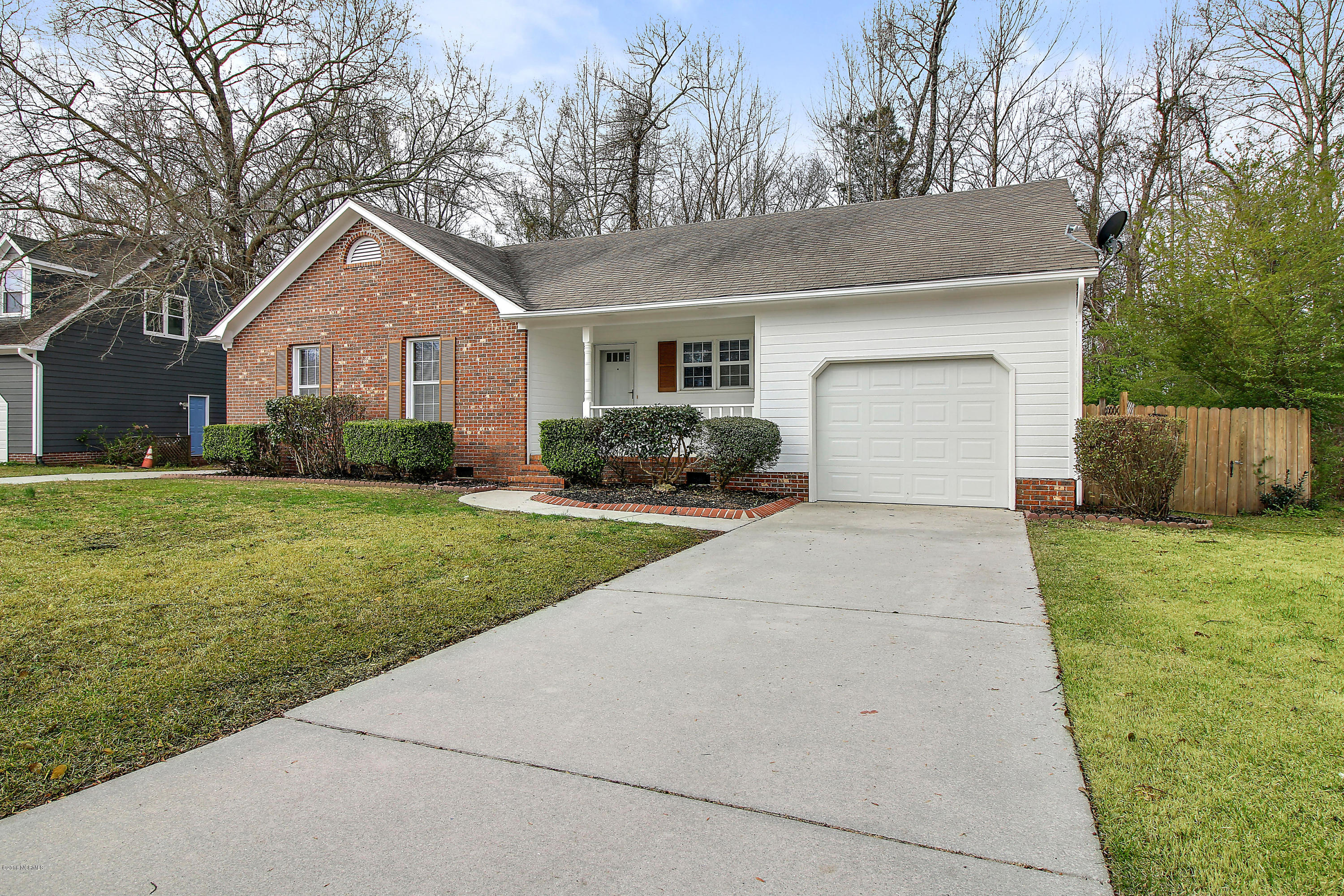 122 Raintree Circle Jacksonville, NC 28540 - Photo 3 of 21 IMG_7351-3