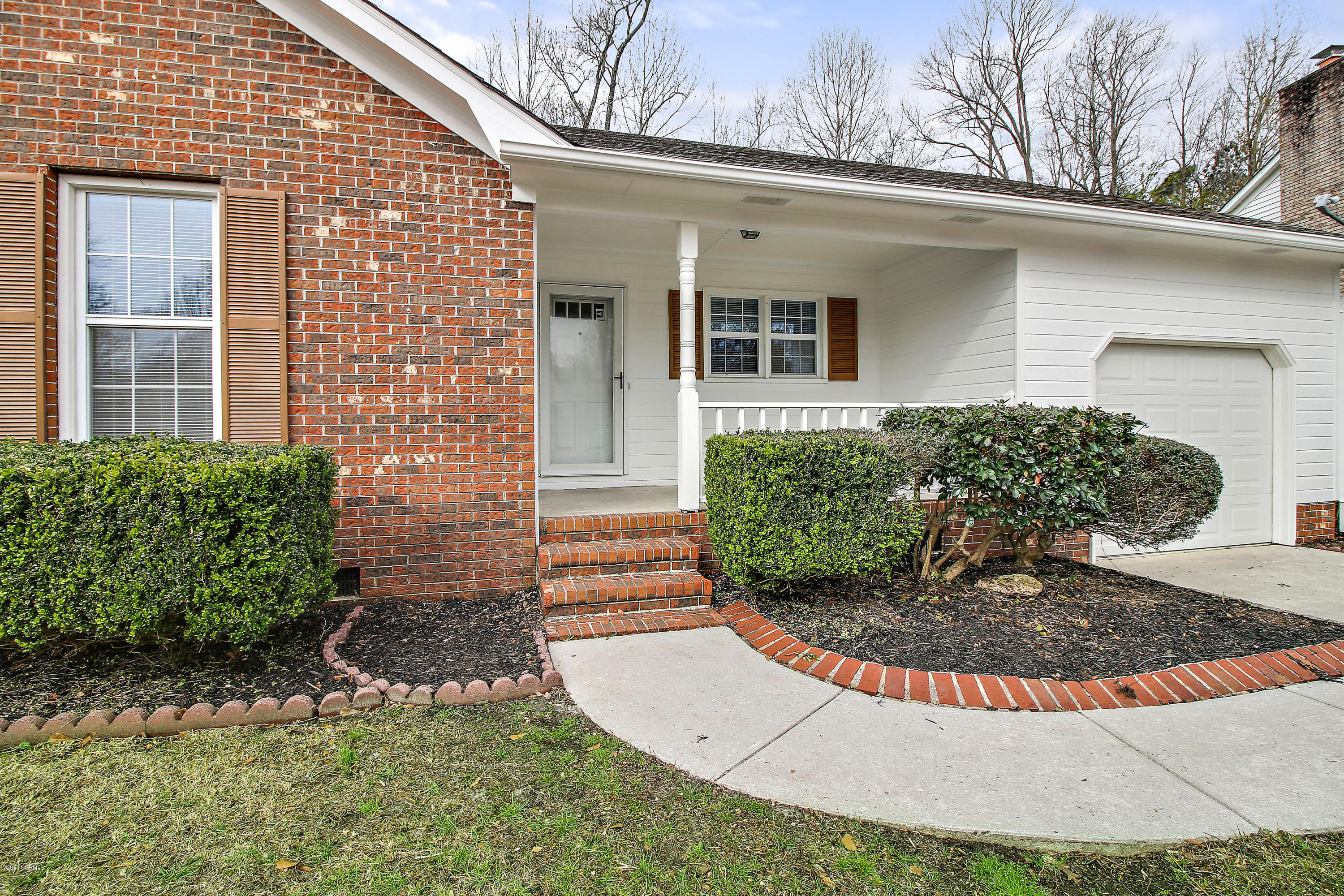 122 Raintree Circle Jacksonville, NC 28540 - Photo 4 of 21 IMG_7363-1