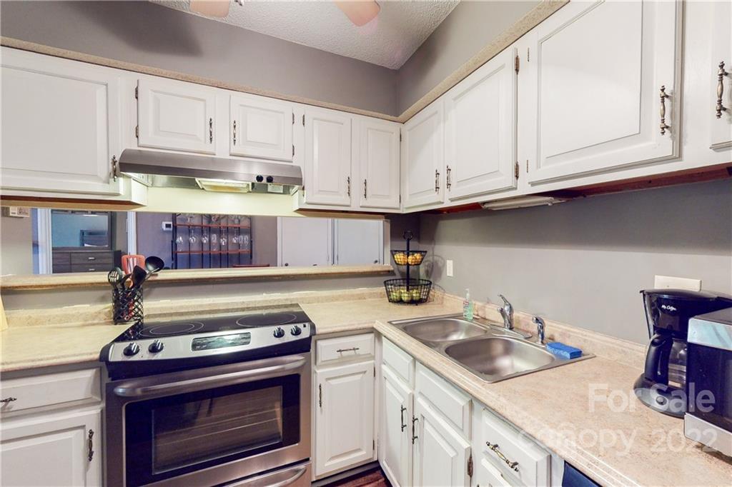 1608 Sharon Road West, Unit 44 Charlotte, NC 28210 - Photo 12 of 25 Gallery Image 12