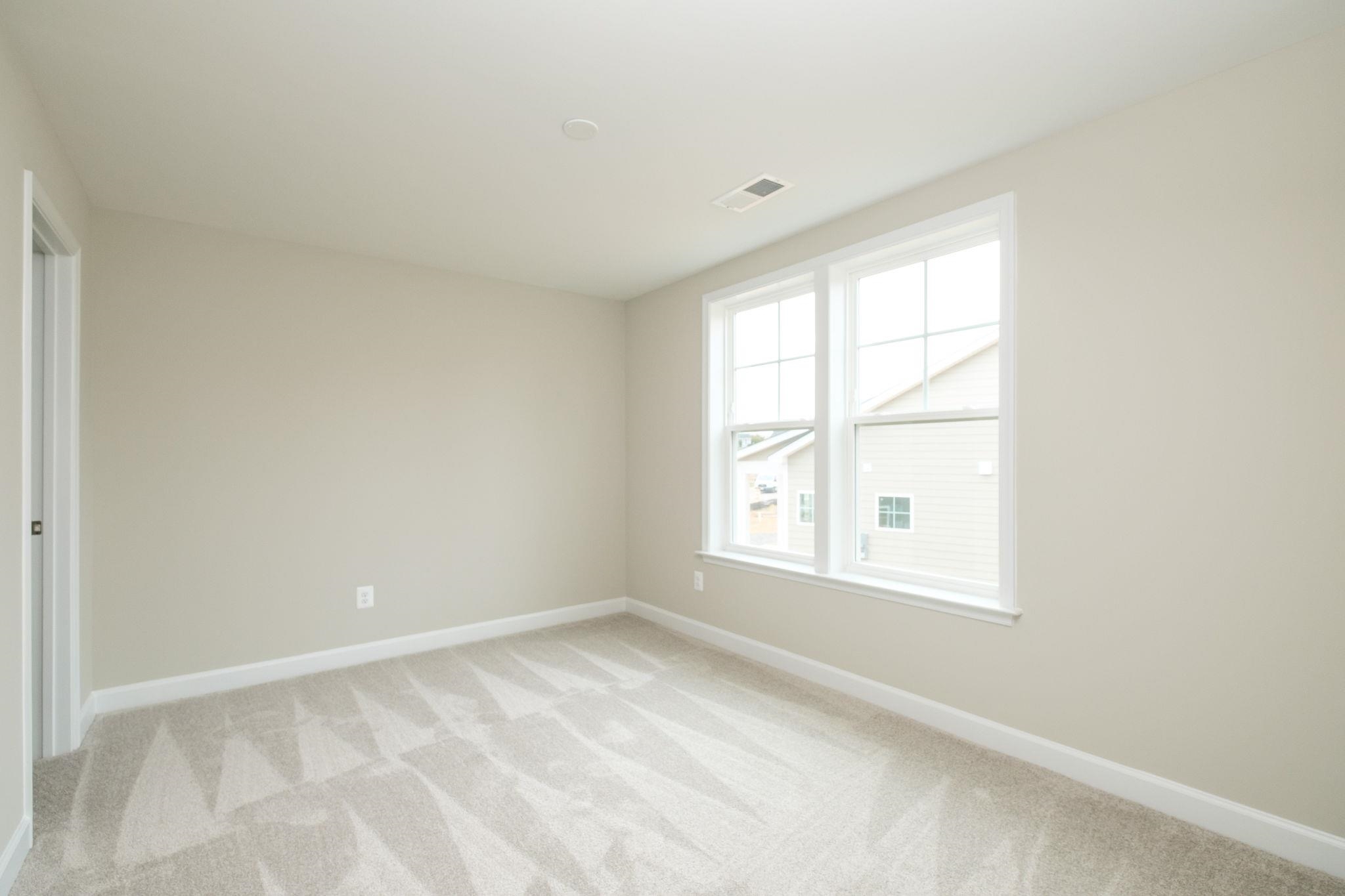 2905 Rutlege Road Harrisonburg, VA 22801 - Photo 21 of 24 an empty room with a window
