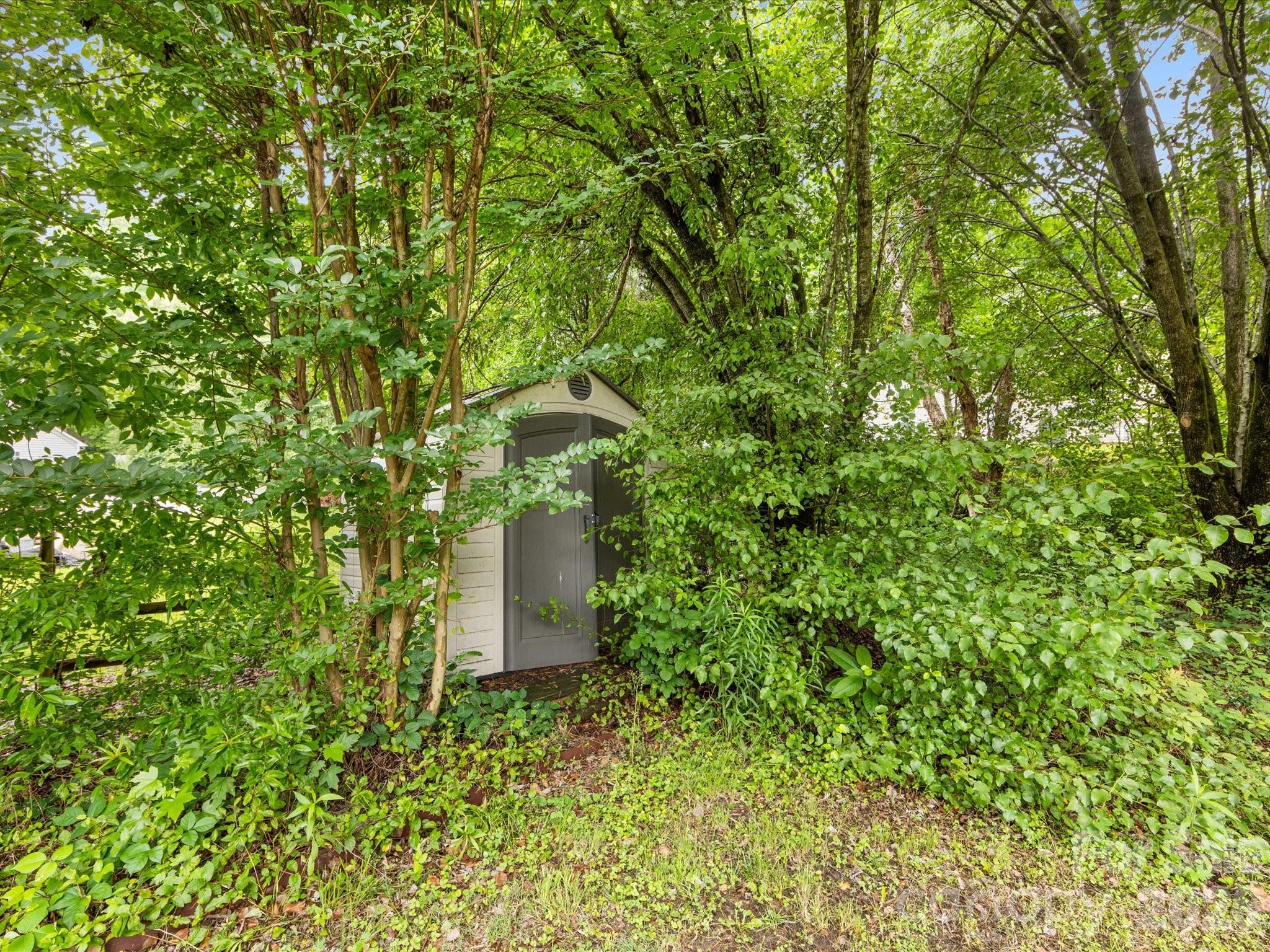 12529 Old Timber Road Charlotte, NC 28269 - Photo 48 of 48 Gallery Image 48