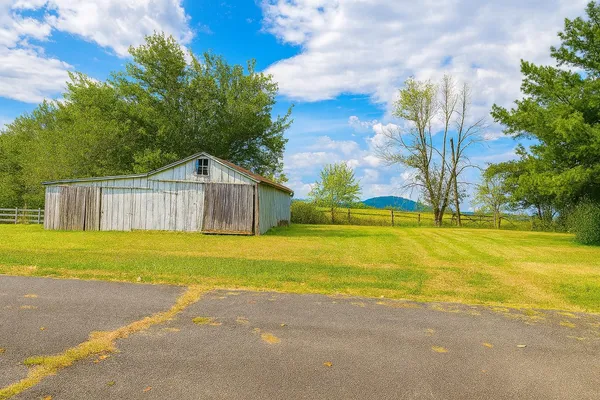 $2,950 | 3039 John Wayland Highway, Dayton, VA 22821