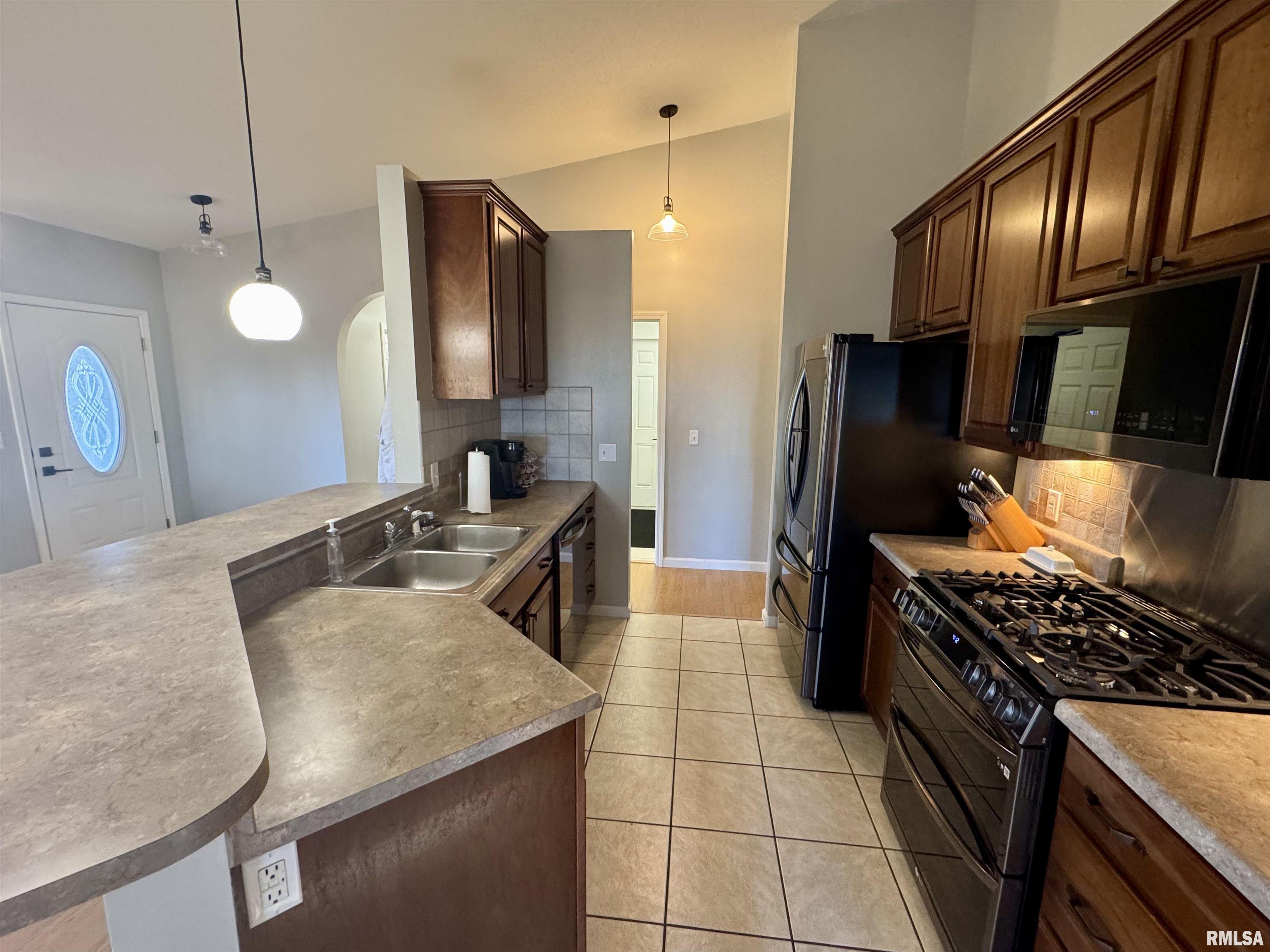 1100 Hawthorn Ridge Macomb, IL 61455 - Photo 20 of 44 Gallery Image 20