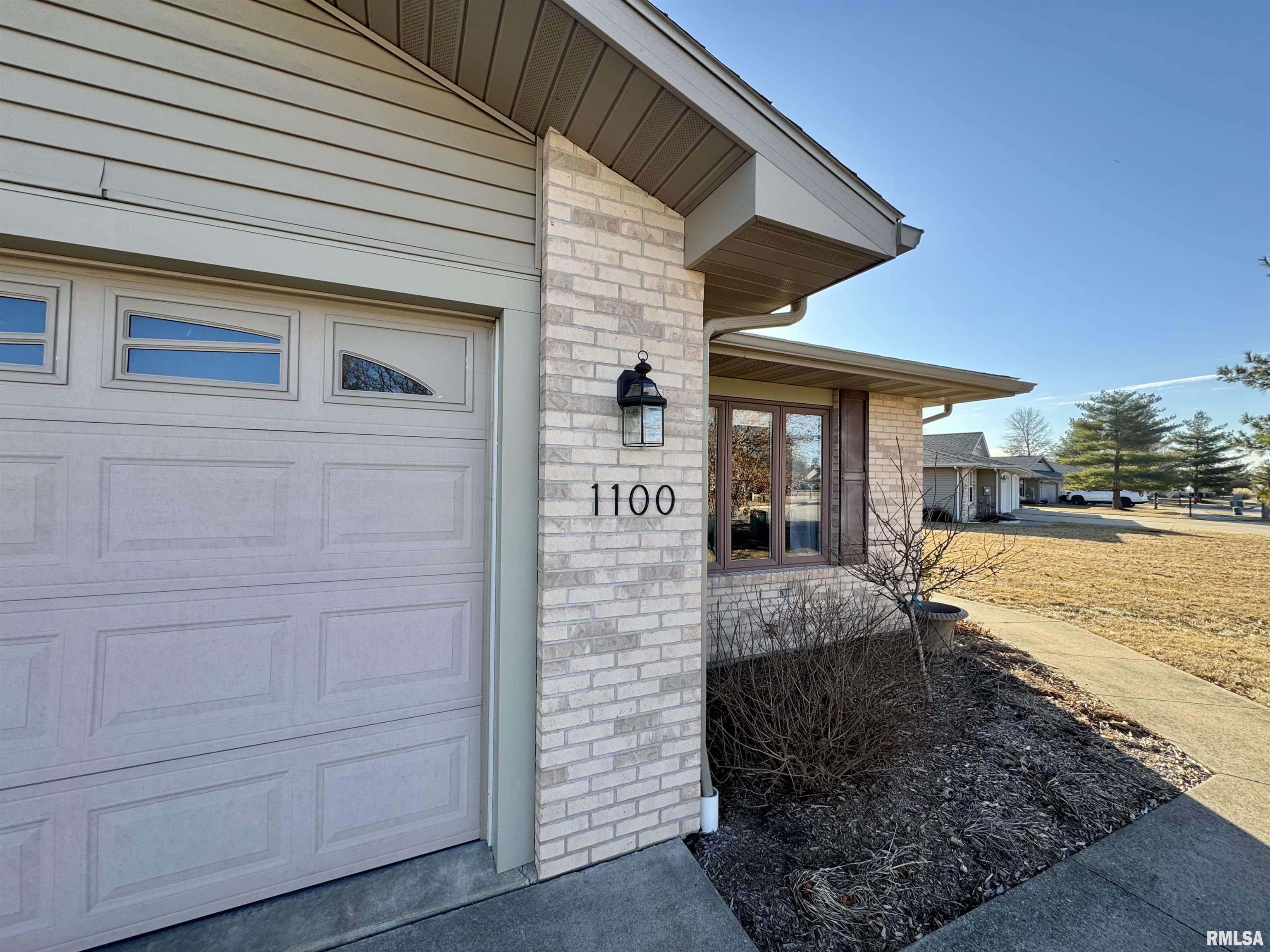 1100 Hawthorn Ridge Macomb, IL 61455 - Photo 2 of 44 Gallery Image 2