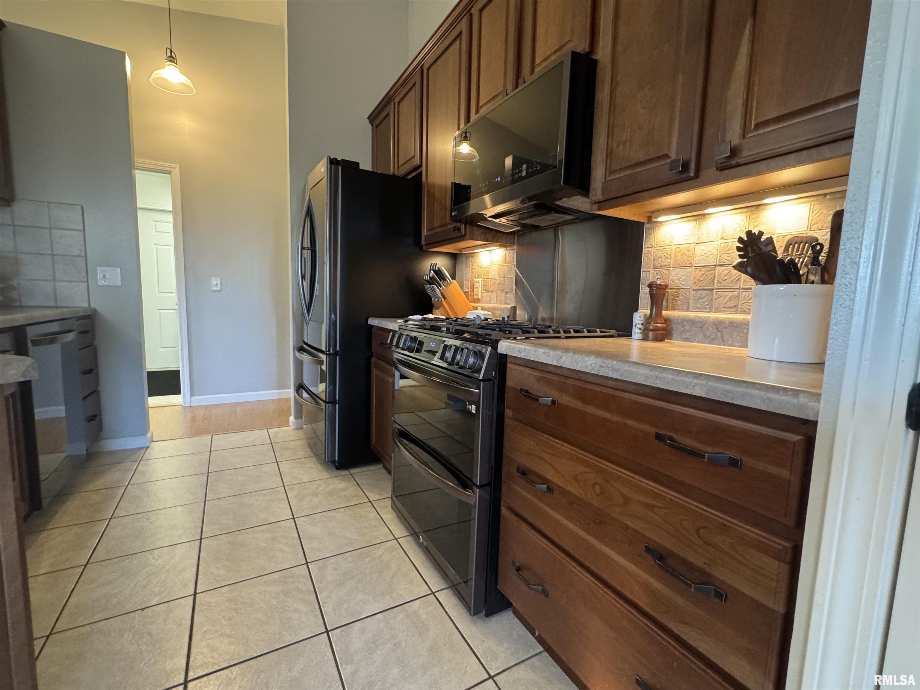 1100 Hawthorn Ridge Macomb, IL 61455 - Photo 21 of 44 Gallery Image 21