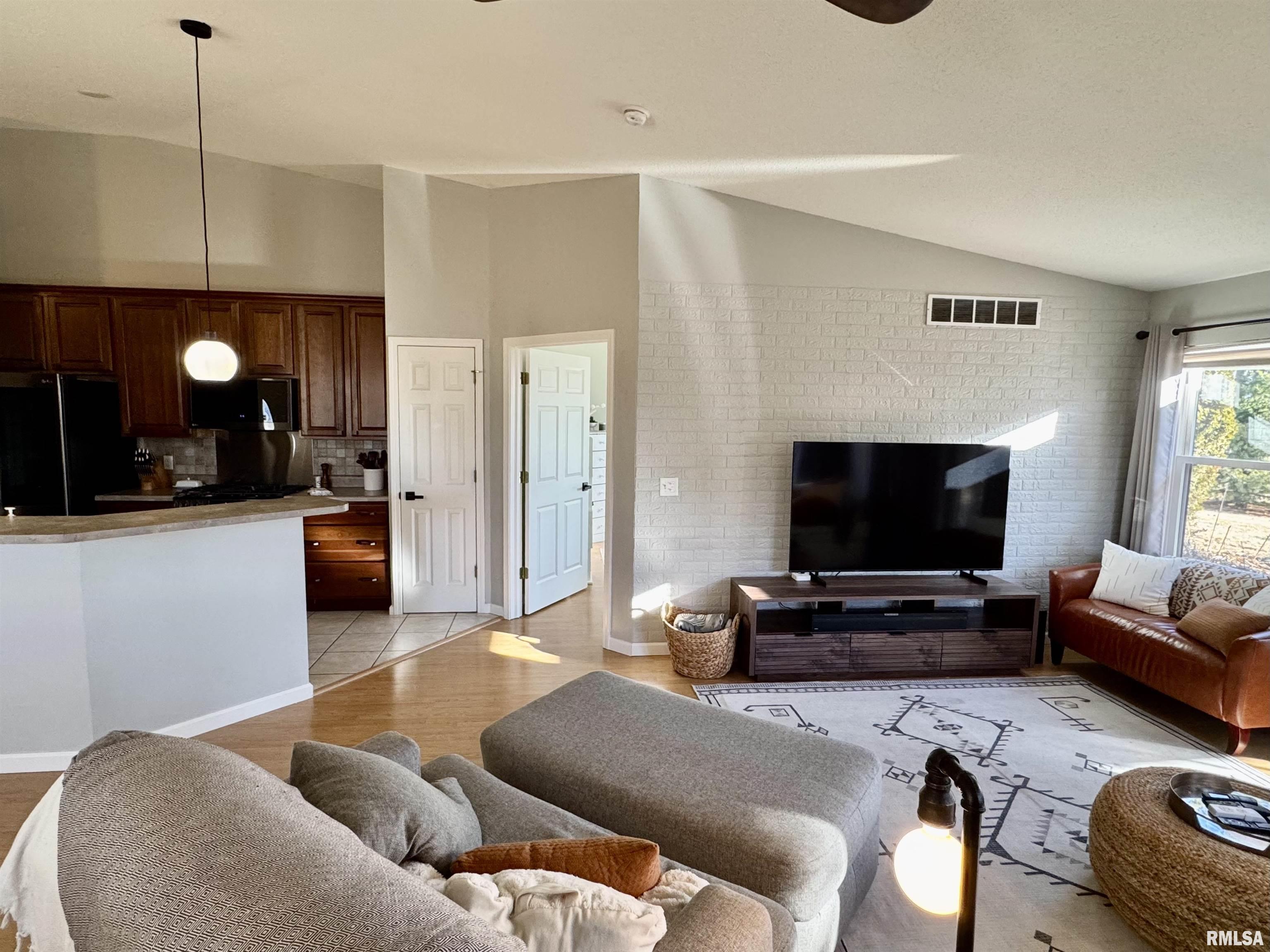 1100 Hawthorn Ridge Macomb, IL 61455 - Photo 10 of 44 Gallery Image 10