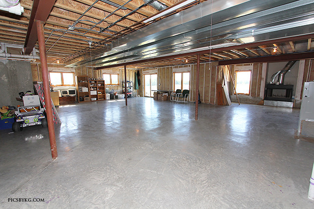 8001 East Tryon Grove Road Richmond, IL 60071 - Photo 20 of 24 a view of a hall with gym equipment