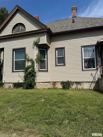$90,000 | 131 South Lincoln Avenue, Davenport, IA 52802